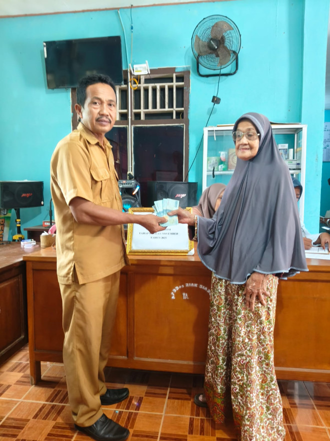 Desa Riak Siabun telah menyalurkan BLT-DD kepada 30 kpm di tahun 2025 